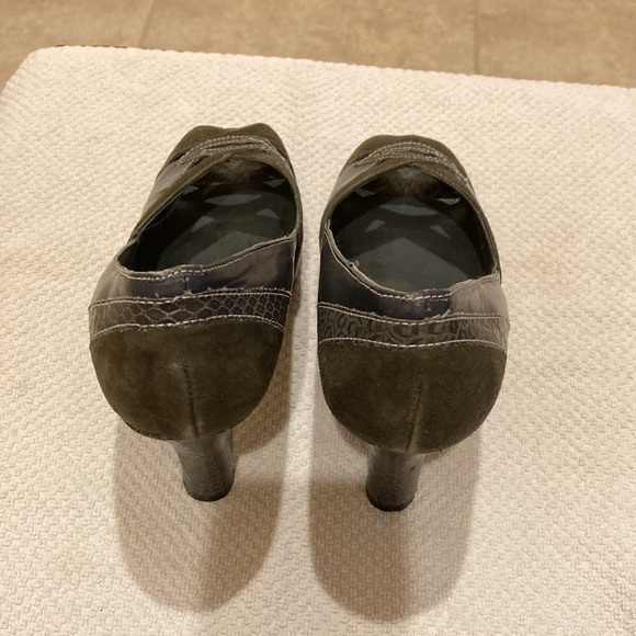 Bisou Bisou Michele Bohbot Retro Leather and Suede Peep Toe Pumps Heels Size 8M - Picture 2 of 14